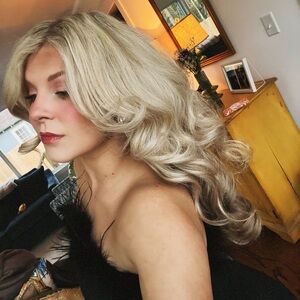 Meet your Posher, Emmasue